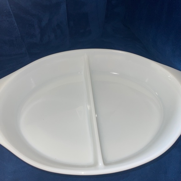 Pyrex Town Cinderella Country Divided Casserole Dish with lid - Picture 3 of 5